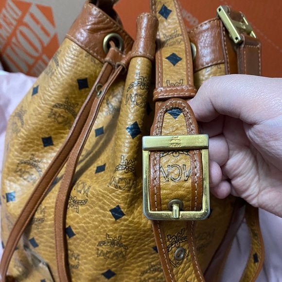 MCM BUCKET CROSSBODY BAG - Picture 5 of 10